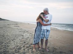 Un tată pe moarte, îi scrie fiicei sale peste 800 de mesaje pe şerveţele pentru ca ea să nu simtă niciodată că mănâncă singură mesaje pe şerveţele