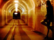 A ajuns de pe băncile şcolii pe centura Pragăi în doar doi ani! Povestea terifiantă a unei femei chinuite de soartă