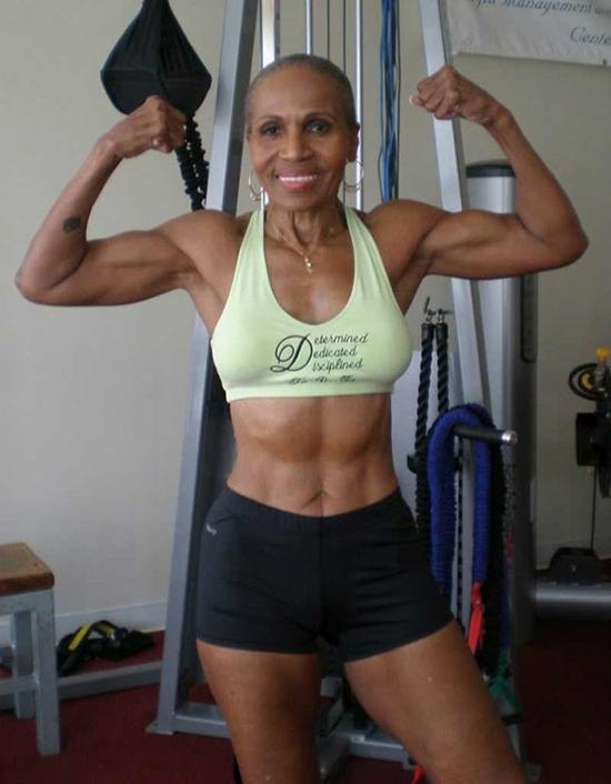 Ernestine Shepherd batrana arata