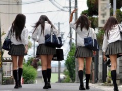 De ce se descalţă japonezii la intrarea în şcoală