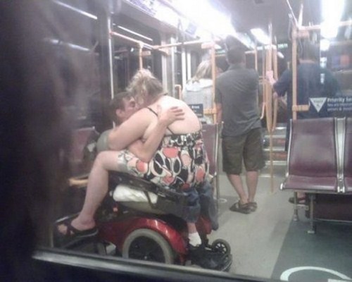 cupluri care au uitat ca sunt in public1