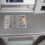 furt-bani-bancomat2