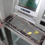 furt-bani-bancomat5