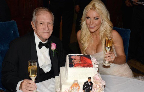femei tinere cu barbati batrani si bogati hugh hefner crystal
