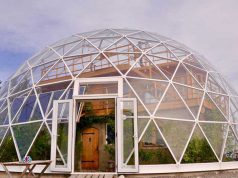 Această familie locuieşte la Polul Nord, într-o casă uimitoare familie locuieste la polul nord