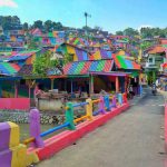 satul-curcubeu