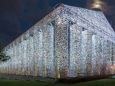 Un artist a construit un Parthenon din 100.000 de cărţi interzise, în locul în care naziştii ardeau cărţile