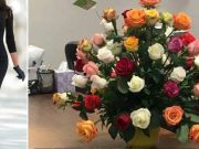 văduvă a primit un buchet