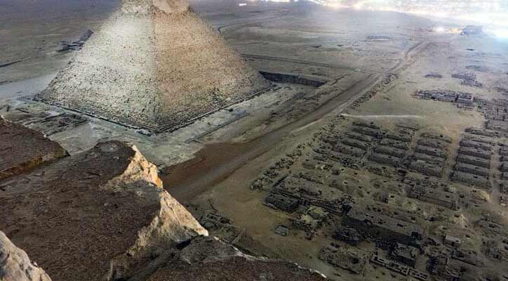 fotografie ilegala de pe piramida din giza