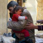 imagini-impresionante-baiat-salveaza-sora-din-siria