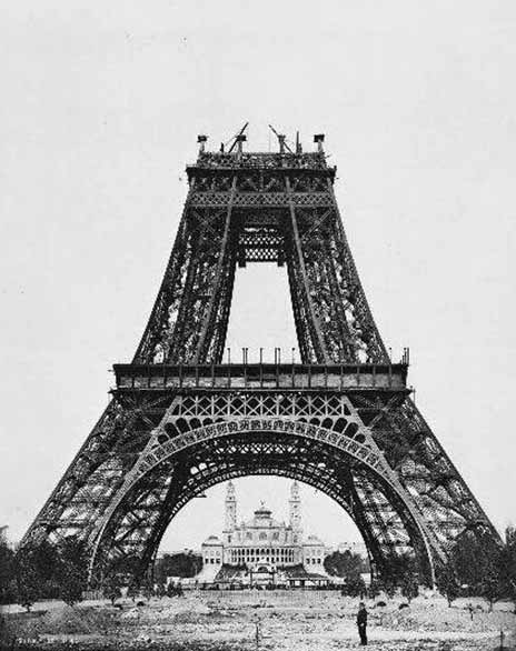 fotografii din timpul construirii turnul eiffel