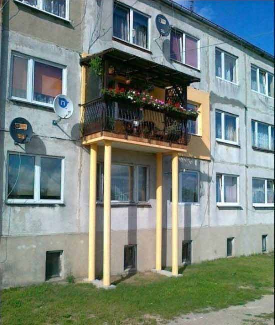 balcon cu picioare