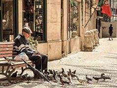 Un bărbat de 101 ani care a supravieţuit gripei spaniole, s-a vindecat de coronavirus 101 ani care a supravieţuit gripei