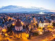 O bătrână a rămas fără 7 apartamente, fiind păcălită de un proxenet bătrână a rămas fără 7 apartamente