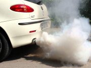 Ce înseamnă când iese fum alb pe ţeava de eşapament fum alb pe ţeava de eşapament