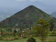 Cea mai veche piramidă, care ar avea 25.000 de ani, nu a fost construită de oameni, conform noilor informaţii cea mai veche piramidă din lume