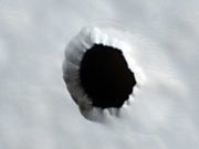 Există o gaură pe suprafața planetei Marte, iar oamenii de știință habar nu au ce se află înăuntru gaură pe suprafața planetei Marte
