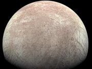 Dacă există viață pe lunile înghețate din Sistemul Solar, nu trebuie să săpăm adânc pentru a o găsi viață pe lunile înghețate