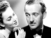 Al doilea James Bond: David Niven. A fost sublocotenent, scriitor și actor de Oscar Al doilea James Bond david niven