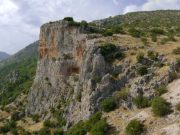 Un bărbat a distrus o pictură rupestră veche de 6.000 de ani pentru a face o poză mai bună pentru Facebook Un bărbat a distrus o pictură rupestră