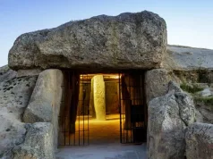 monument vechi de 6.000 de ani deolmenul din menga