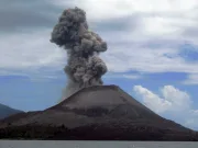 Cel mai puternic sunet din lume a provocat unde de șoc de 10.000 de ori mai puternice decât o bombă cu hidrogen: erupţia vulcanului Krakatau Cel mai puternic sunet din lume krakatau