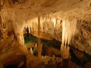 Stalactite și stalagmite: Care este diferența şi ce înseamnă fiecare? stalactite şi stalagmite