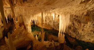 stalactite şi stalagmite