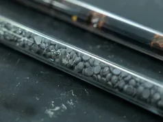 Descoperire revoluţionară: sticla care se repară singură în urma expunerii la radiații gamma sticla care se repară singură