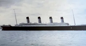 Titanicul înainte de a lovi aisbergul