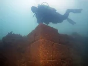 Un castel misterios vechi de 3.000 de ani, descoperit pe fundul Lacului Van din Turcia castel misterios vechi de 3.000 de ani