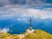 Crucea de pe Caraiman: povestea fascinantă a misteriosului monument unic în Europa Crucea de pe Caraiman