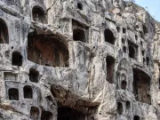 Cele mai vechi urme de mătase au fost găsite în morminte vechi de 8.500 de ani Cele mai vechi urme de mătase