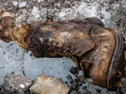 Rămășițele unui alpinist dispărut pe Everest acum 100 de ani au fost găsite de echipa de filmare a unui documentar alpinist dispărut pe Everest