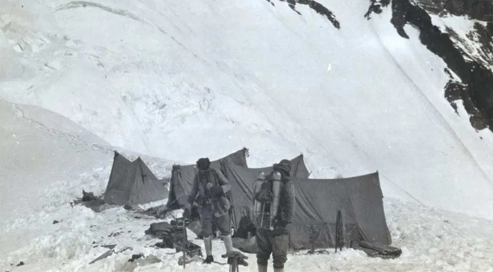 alpinisti everest jpg