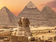 Câte laturi are Marea Piramidă din Giza în realitate? Pentru că nu are patru laturi Câte laturi are Marea Piramidă din Giza