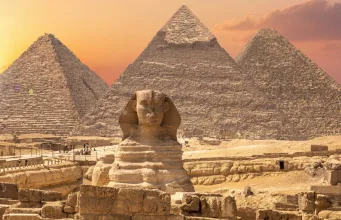 Câte laturi are Marea Piramidă din Giza