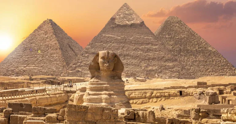 Câte laturi are Marea Piramidă din Giza