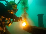 Cum este posibil să se producă foc sub apă? foc sub apă