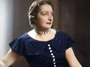 Hortensia Papadat-Bengescu: educată la pension, a îngrijit mai apoi în gară soldaţii răniţi. Ulterior a devenit una dintre cele mai mari scriitoare Hortensia Papadat-Bengescu