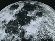 Un astronom a surprins momentul în care un obiect necunoscut a strălucit pe Lună