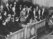 Sfârşitul monarhiei în România: abdicarea regelui Mihai I Sfârşitul monarhiei în România