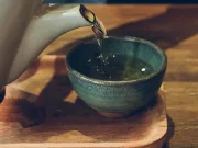 Consumul de ceai verde în fiecare zi reduce riscul de leziuni cerebrale cauzate de demență Consumul de ceai verde