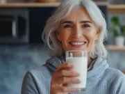 Un pahar de lapte pe zi poate reduce riscul de cancer intestinal cu până la 14%, arată un studiu Un pahar de lapte pe zi