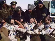 Astronautul care a rămas blocat în spațiu timp de 311 zile după ce țara sa a încetat să existe, primea un salariu lunar incredibil blocat în spațiu