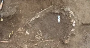 rămășițele unei femei dezvăluie un sacrificiu tulburător