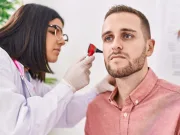 Experții avertizează că dacă auziți „bătăile inimii” în ureche, ar putea fi semnul unei afecțiuni mortale bătăile inimii în ureche