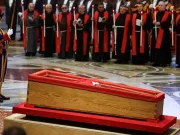 Ce este Garda Elvețiană și ce condiții dure trebuie îndeplinite pentru a-l păzi pe papă în viață și după moarte? Garda Elvețiană