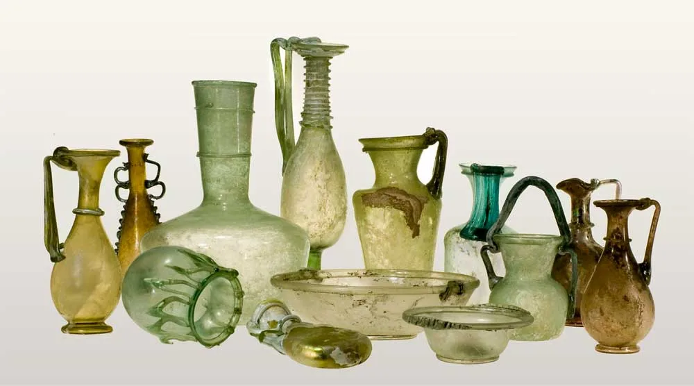 vase romane de sticla