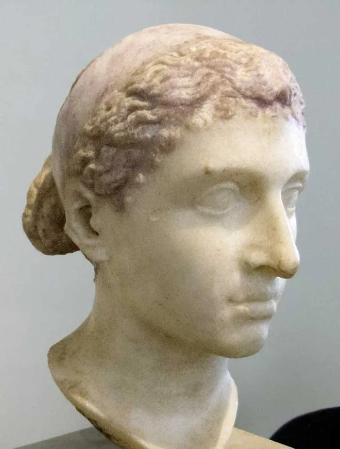 bust cleopatra berlin